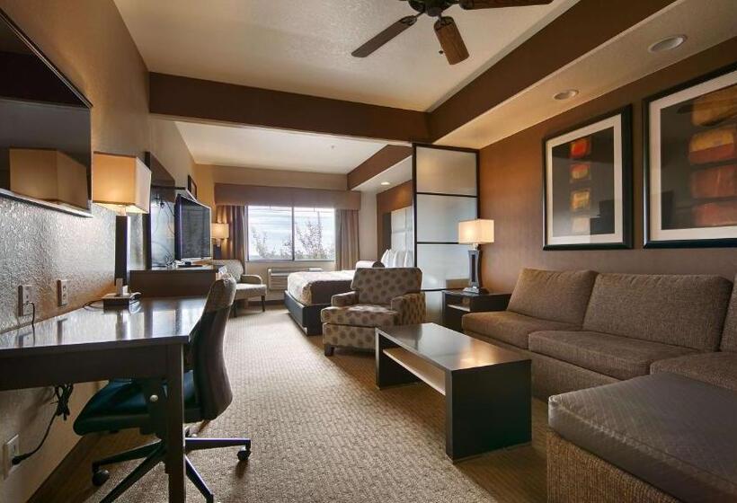 سوئیت با تخت بزرگ, Best Western Plus Lackland Hotel And Suites