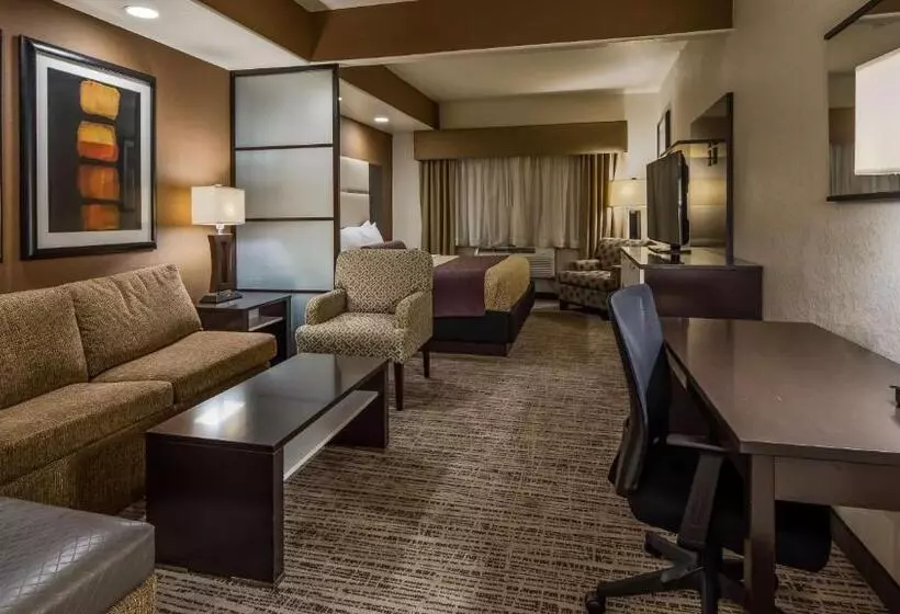 Sviitti Liikuntarajoitteisille, Best Western Plus Lackland Hotel And Suites