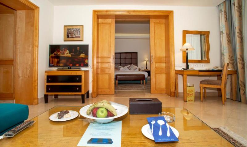 سوئیت با تخت بزرگ, Best Western Plus Lackland Hotel And Suites