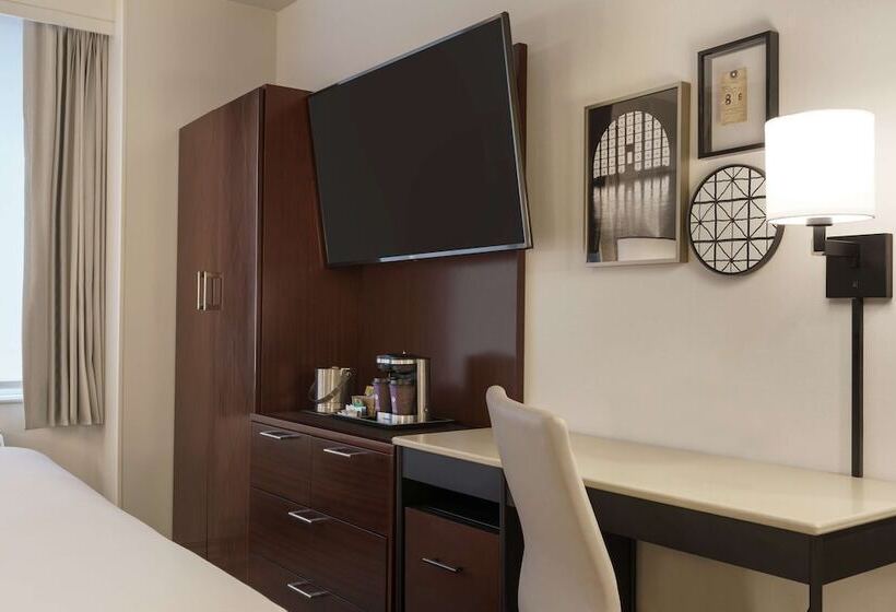 스탠다드 룸 더블 침대, Doubletree By Hilton New York Downtown