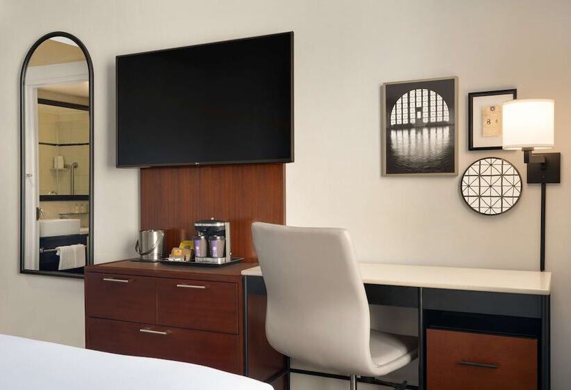 장애인을 위한 스탠다드 룸, Doubletree By Hilton New York Downtown