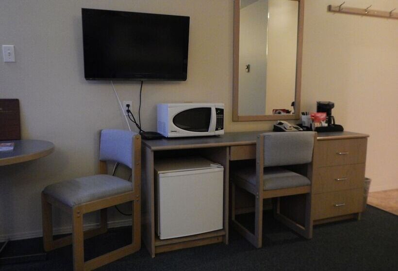 ２ダブルベッドのスタンダードルーム, Fernie Slopeside Lodge