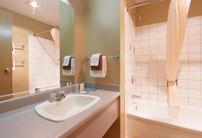 スタンダードルーム, Fernie Slopeside Lodge