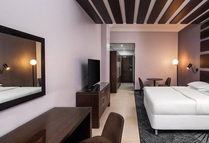 Escritório Estandar Cama Casal, Four Points By Sheraton Lagos