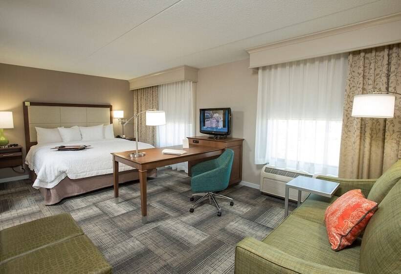 스탠다드 스튜디오, Hampton Inn & Suites Cincinnati Union Center