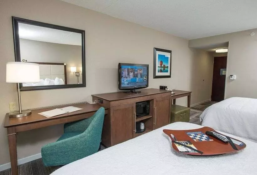 スタンダードルーム, Hampton Inn & Suites Cincinnati Union Center