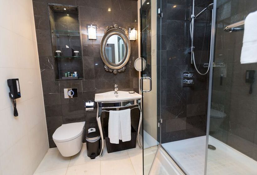 Номер Deluxe Кровать Кинг, Hilton London Syon Park