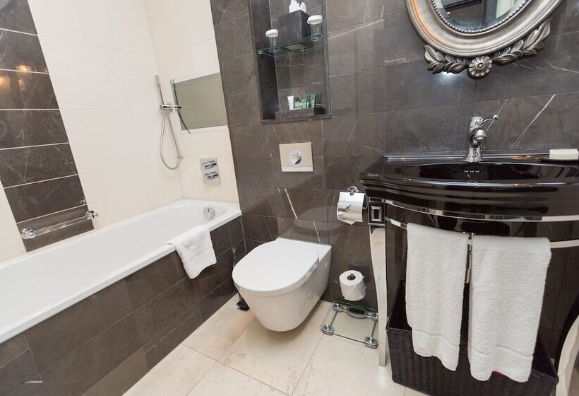 Номер Deluxe, Hilton London Syon Park