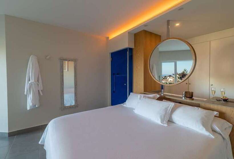 Номер Deluxe Кровать Кинг с Видом, Hilton London Syon Park