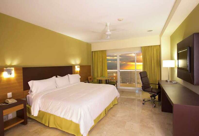 Номер Deluxe Кровать Кинг с Видом, Hilton London Syon Park