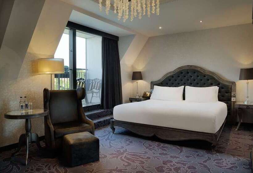 Номер Deluxe Кровать Кинг, Hilton London Syon Park
