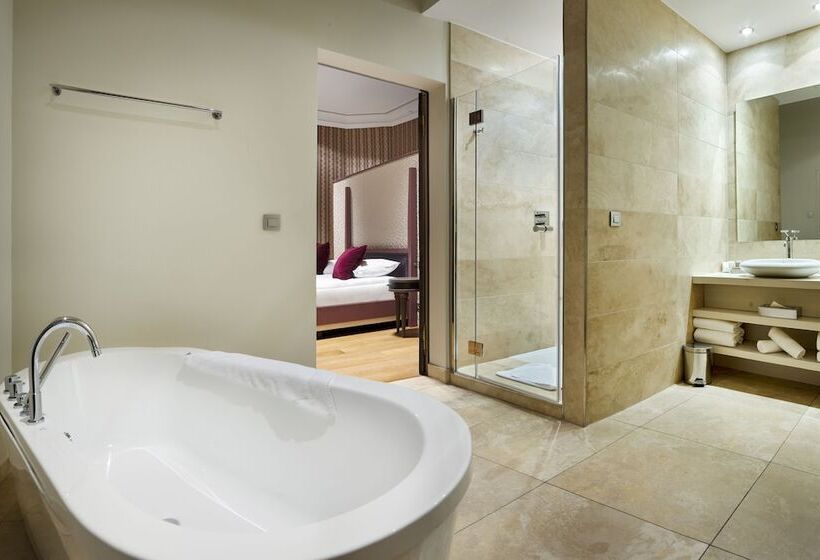 로얄 스위트, Van Der Valk Sélys Liège Hotel & Spa