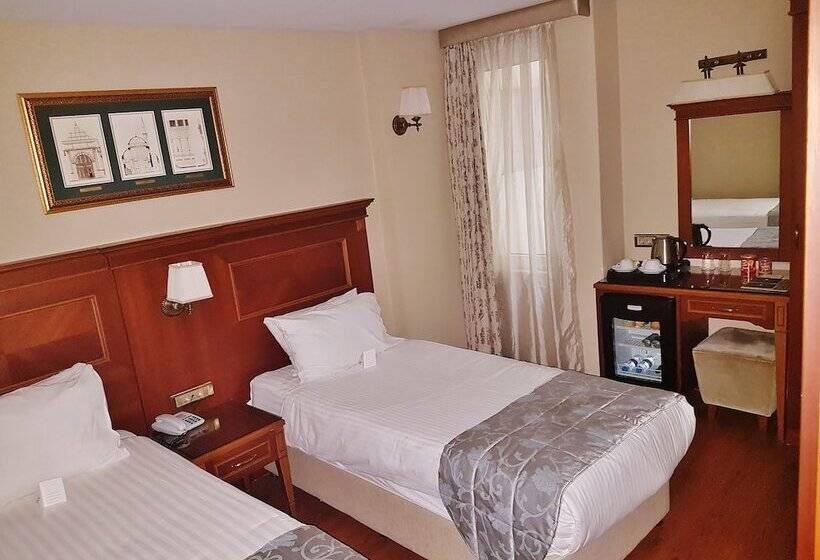 Economy Triple Room, Perula