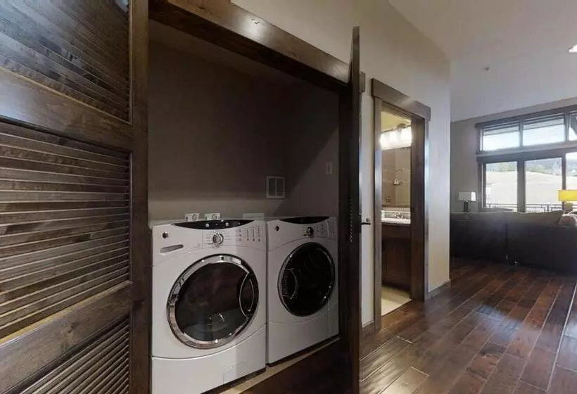 ３ベッドルームアパートメント, Trailhead Lodge 4100