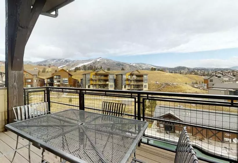 ３ベッドルームアパートメント, Trailhead Lodge 4100