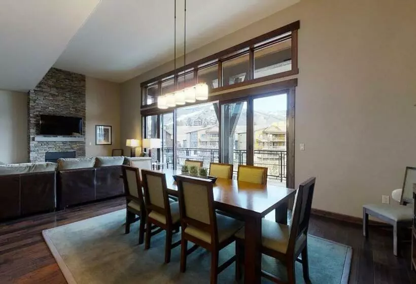 ３ベッドルームアパートメント, Trailhead Lodge 4100