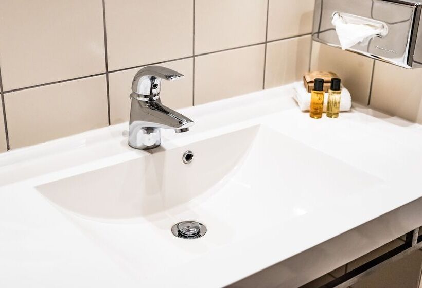 Номер Стандарт, Victoria Hotel Kaunas