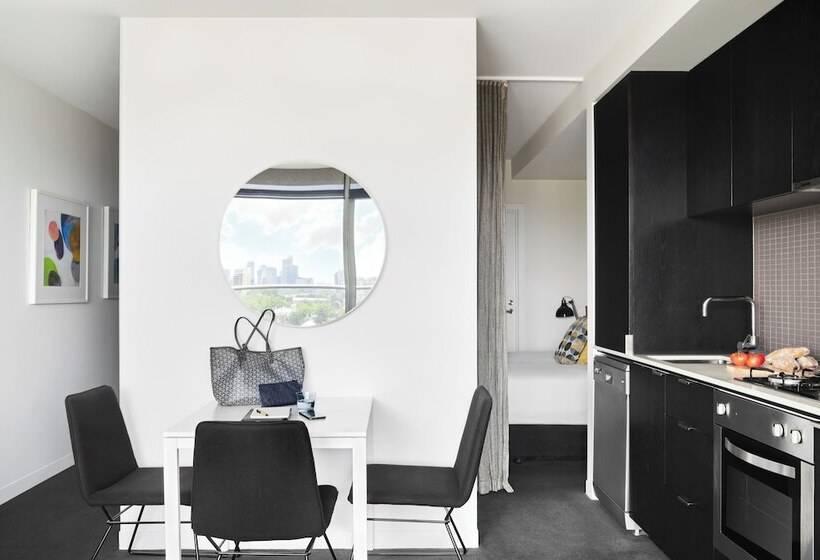 דירת חדר, Punthill South Yarra Grand