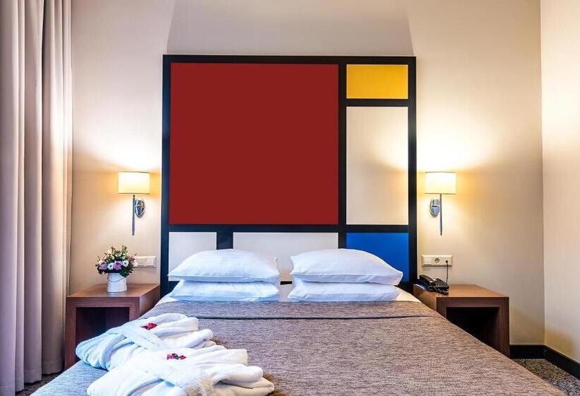 Полулюкс, Victoria Hotel Kaunas