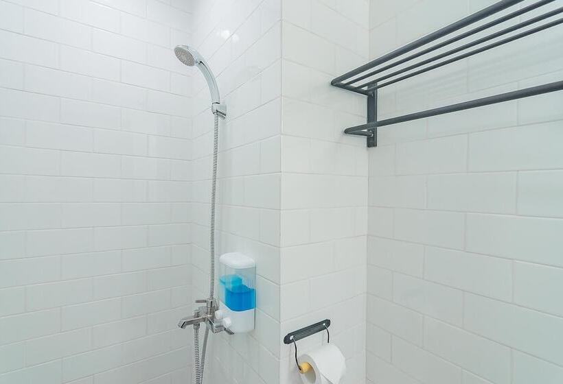 Standardrum, Reddoorz Premium @ Hotel Hebat