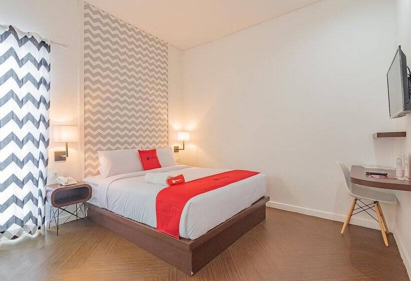 Deluxe Rum, Reddoorz Premium @ Hotel Hebat