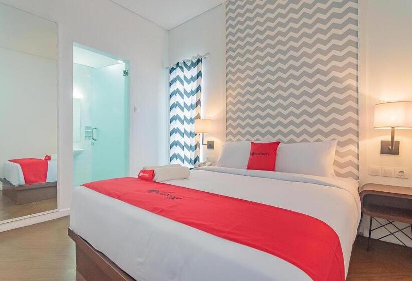 Deluxe Rum, Reddoorz Premium @ Hotel Hebat