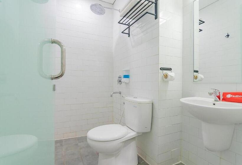 Svit King Säng, Reddoorz Premium @ Hotel Hebat