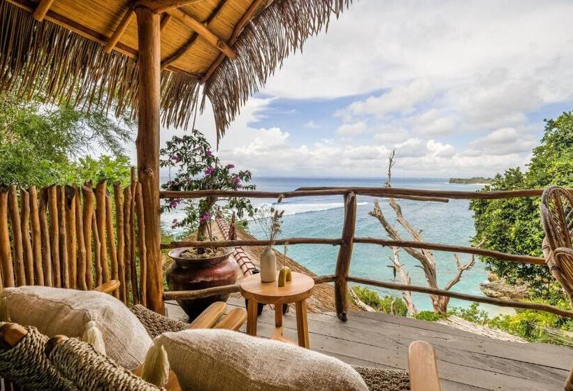 جناح مطلّ علي البحر, The Korowai