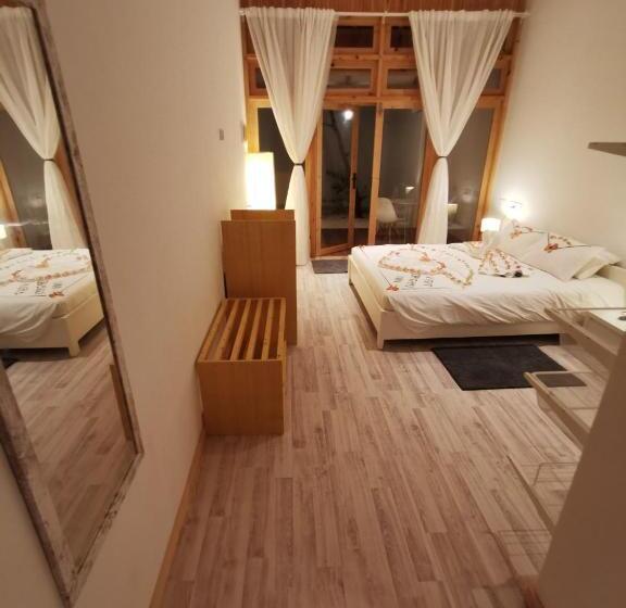 اتاق استاندارد با تراس, Origami Inn Himandhoo