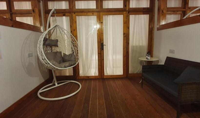 اتاق استاندارد با تراس, Origami Inn Himandhoo