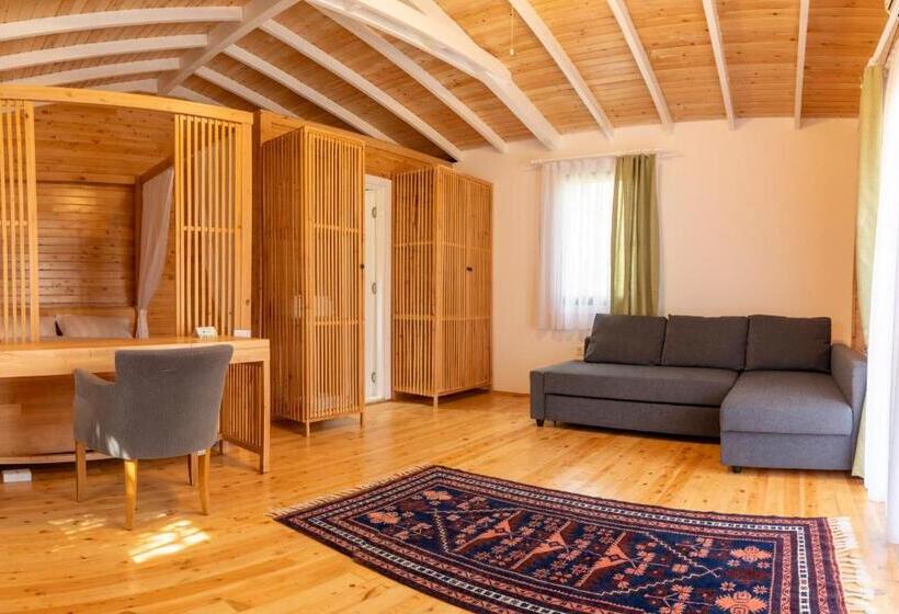 سوییت لوکس, Apa Mountain Lodge