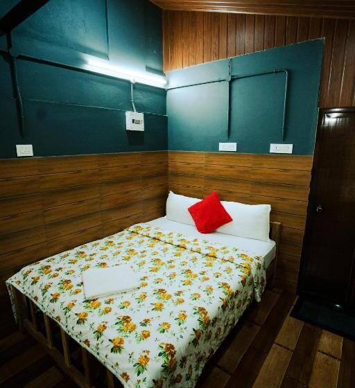 带花园景观和一个卧室的别墅, Holistic Stay Eco Resort & Ayurvedic Retreat