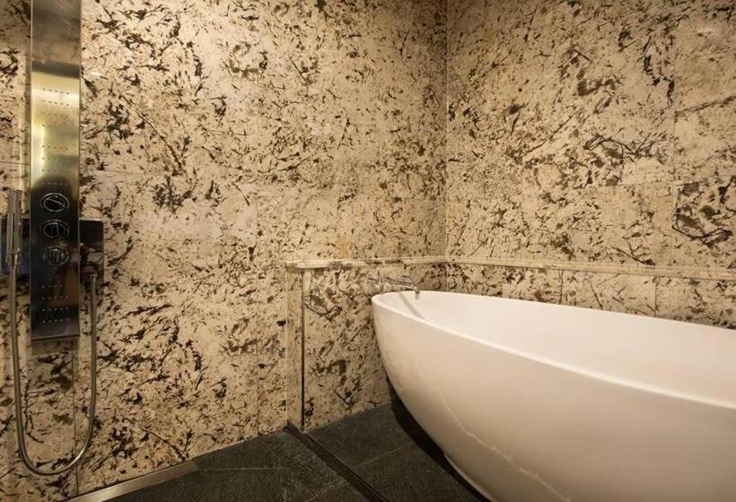 جناح بريميوم, Jeonju Tourist Hotel Kkotsim