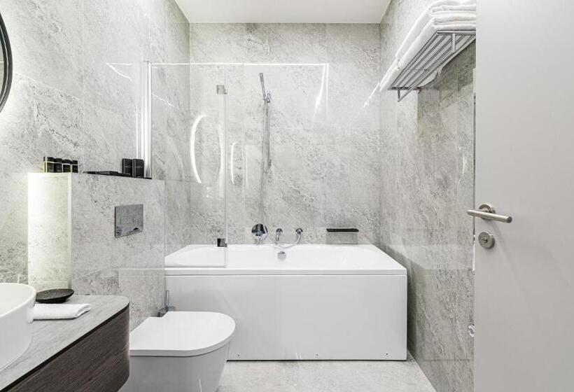 اتاق خانوادگی, Oginski