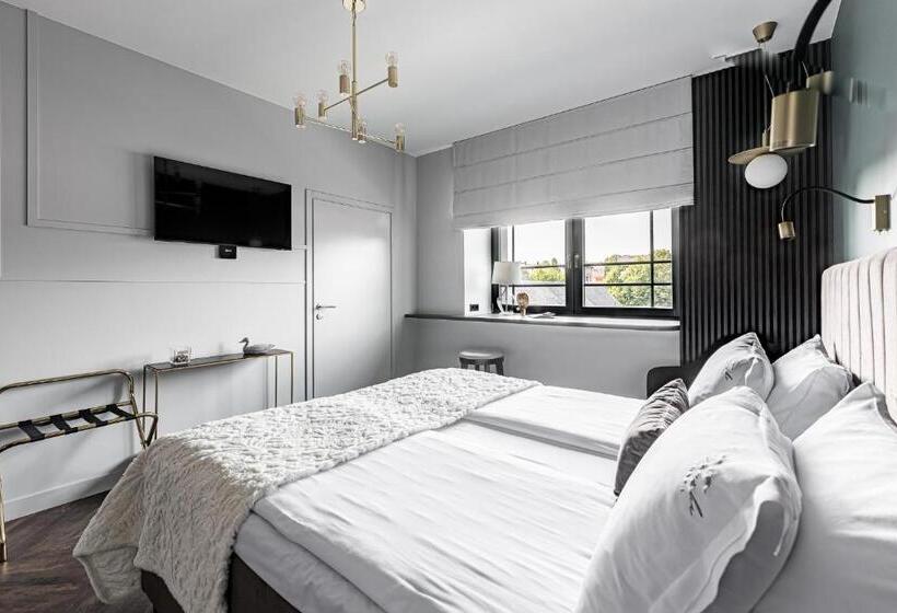 اتاق خانوادگی, Oginski