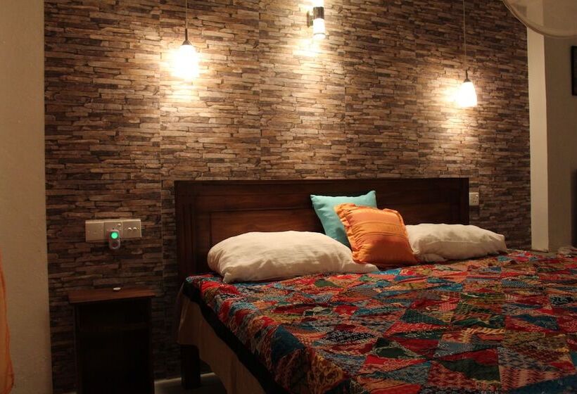 غرفة ديلوكس مطلة على حمام السباحة, Comfort Guest House