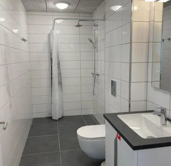 اتاق استاندارد یک نفره با چشم‌انداز دریا, Tuukkaq Apartments