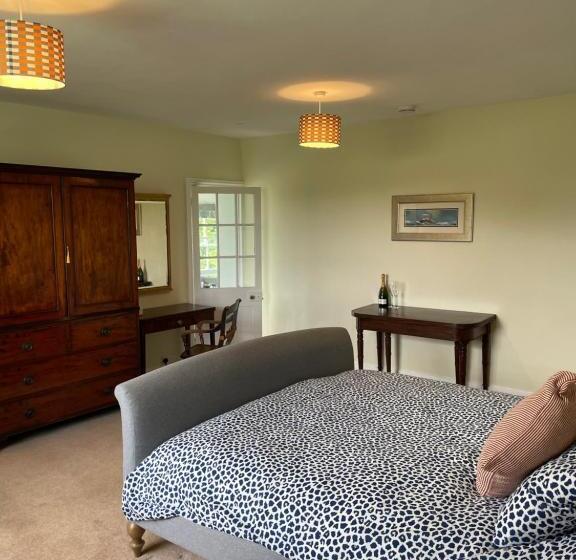 Стандартный Номер Кровать Кинг, Little Park Farm Queen Anne Farmhouse & Apartments