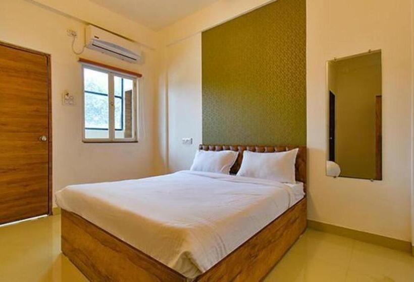 اتاق لوکس, Fabhotel Tiru Residency