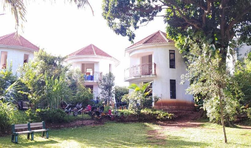 1 Bedroom Apartment Lake View, Greenyard Beach