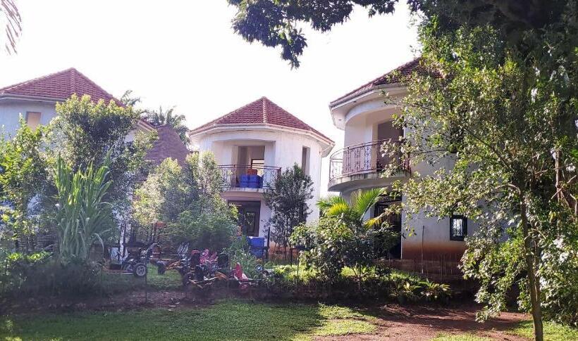 1 Bedroom Apartment Lake View, Greenyard Beach