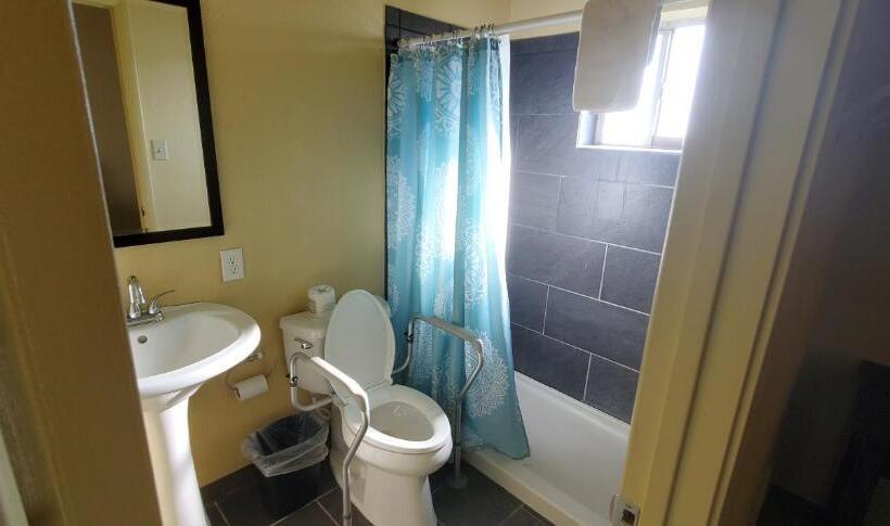 스탠다드 싱글 룸, Town & Country