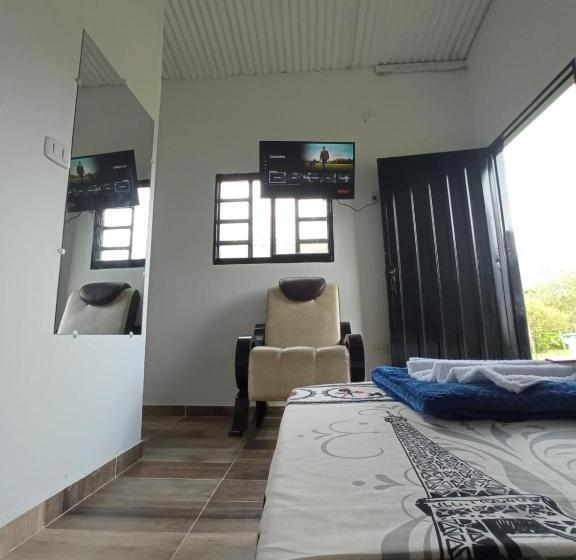 חדר סטנדרט, Yamboró