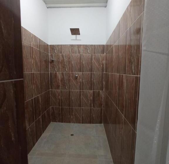 סוויטת סופריור, Yamboró