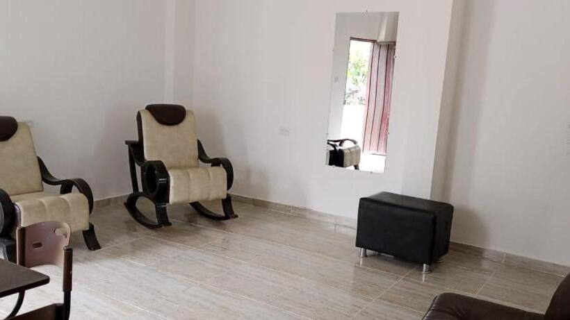 סוויטת סופריור, Yamboró