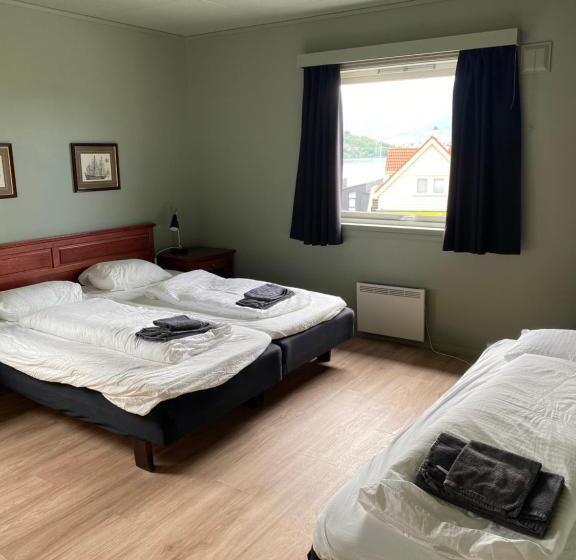 חדר סטנדרט לשלושה, Gjøa Motell