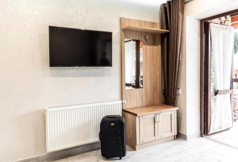 آپارتمان 1 خوابه همکف, любокрай готельно відпочинковий комплекс