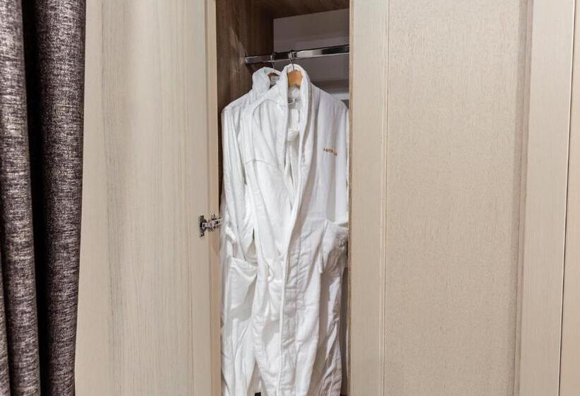 آپارتمان 1 خوابه همکف, любокрай готельно відпочинковий комплекс