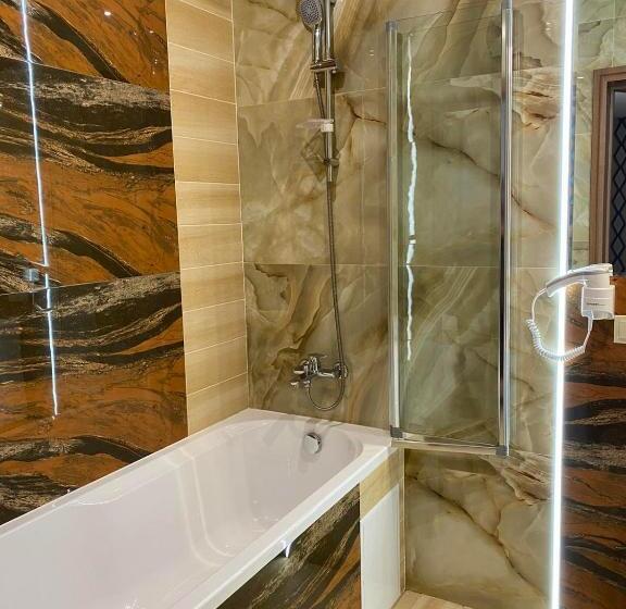 سوییت جونیور, любокрай готельно відпочинковий комплекс