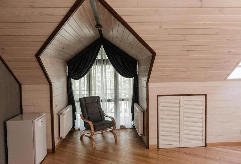 سوییت اجرایی, любокрай готельно відпочинковий комплекс